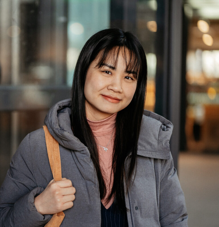 Businessporträt für LinkedIn mit modernem Look – fotografiert von Christin Zver in Berlin